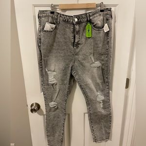 NWT SO Gray Wash Jeggings